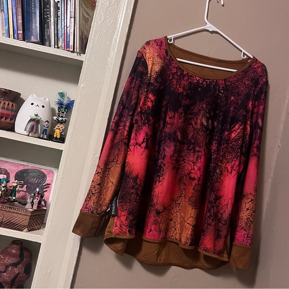 🏷️🆕🎉totw • reversible abstract print brown suede long sleeve tunic top - Picture 16 of 17